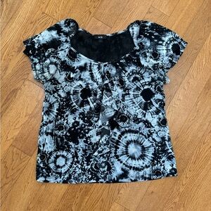 Black and White Graphic Cap Sleeve Blouse